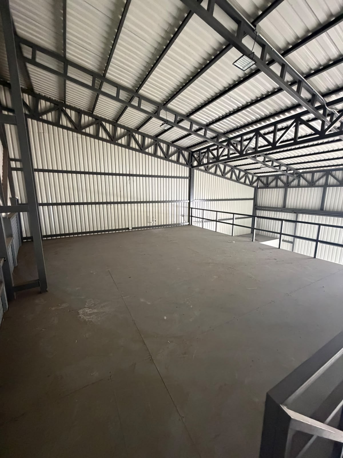 BODEGA N°5  EN RADIAL DE BELEN