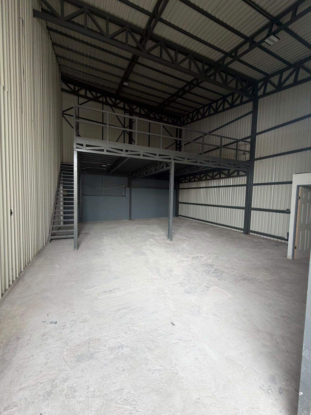 BODEGA N°5  EN RADIAL DE BELEN